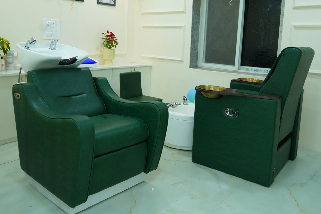 Emerald wash and pedicure lounges at Alpa Salon
